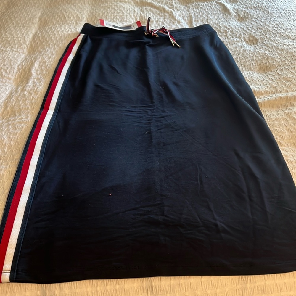 Tommy Hilfiger nwt midi skirt
